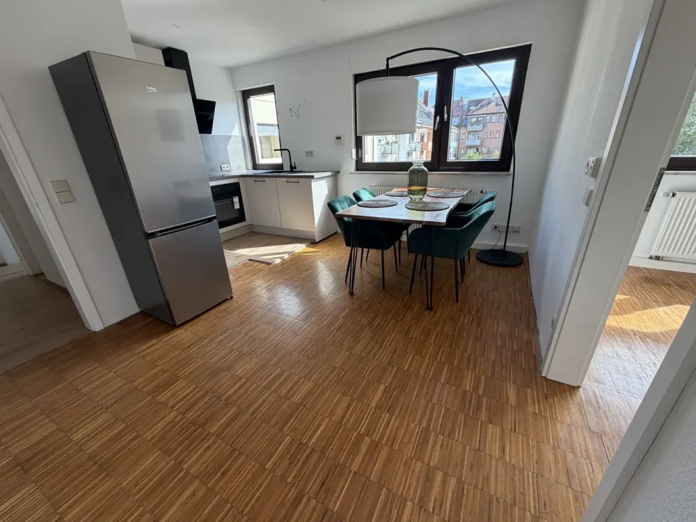 Bright 2-Person Shared Apartment with Eat-in Kitchen 47 m2, First Occupancy After Complete Renovation