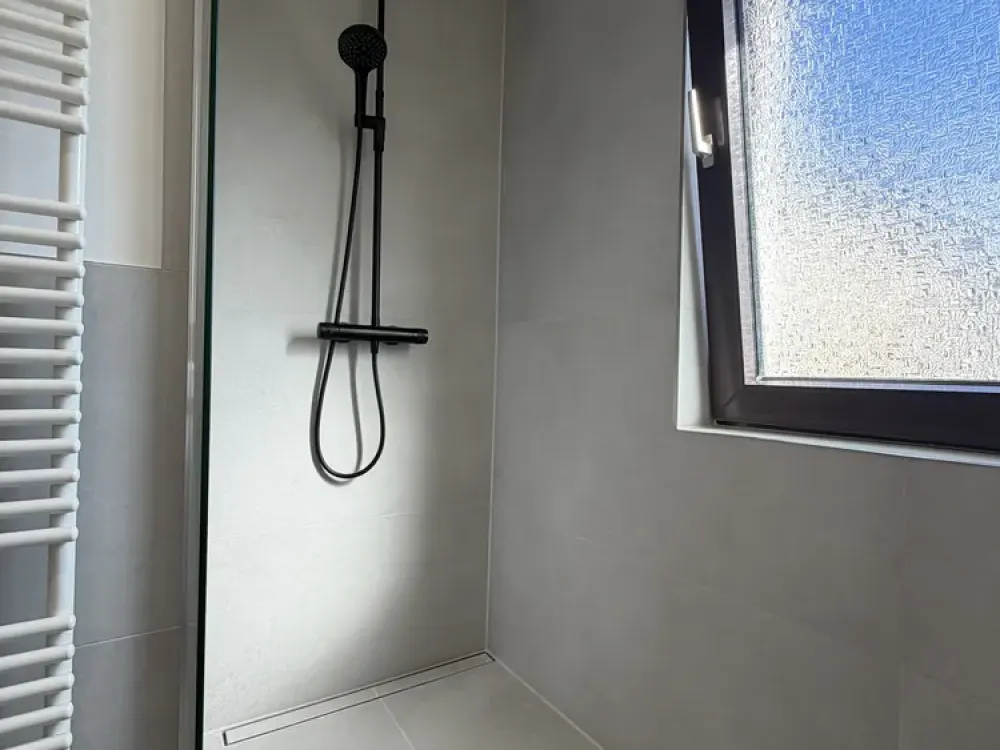 Bright 2-Person Shared Apartment with Eat-in Kitchen 47 m2, First Occupancy After Complete Renovation