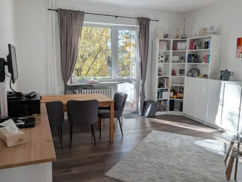 Wunderschöne, sanierte 2-Zimmer-Wohnung im Grünen, 54 m² am Weigandufer