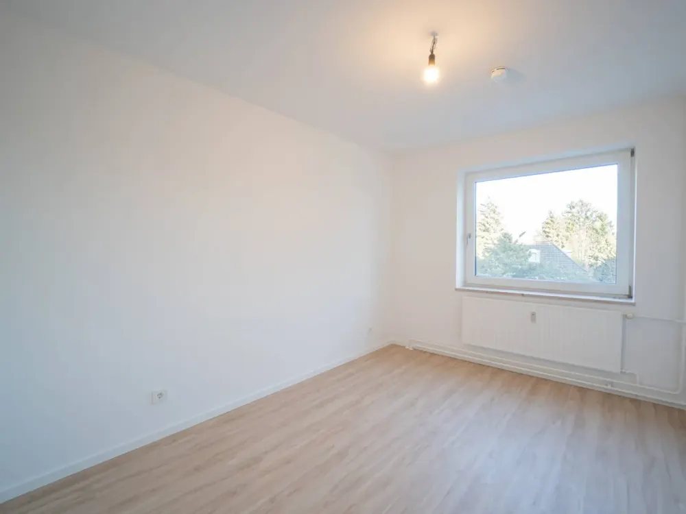 Newly Renovated Highlight: Bright Home with High-Quality Features near Schnelsen