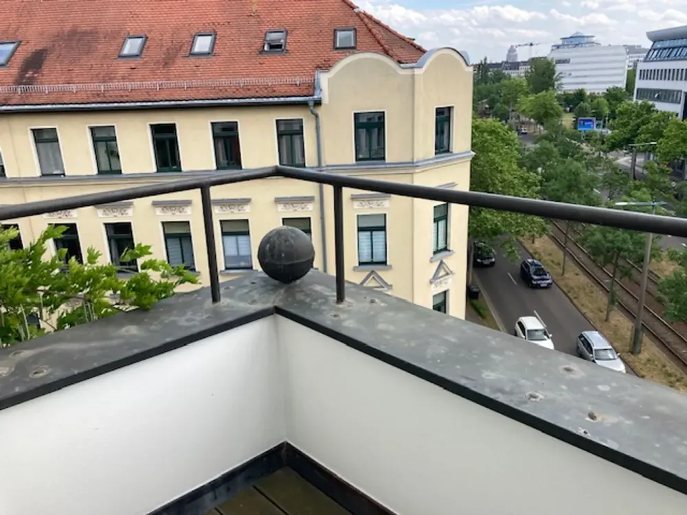 Guaranteed Wide View: Charming 3-Room Apartment with Gallery and Two Balconies