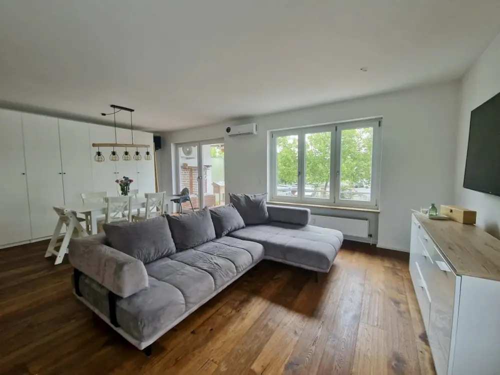 Hochwertige 2-Zimmer-Wohnung mit Balkon, Klima & TG-Stellplatz mit E-Lademöglichkeit