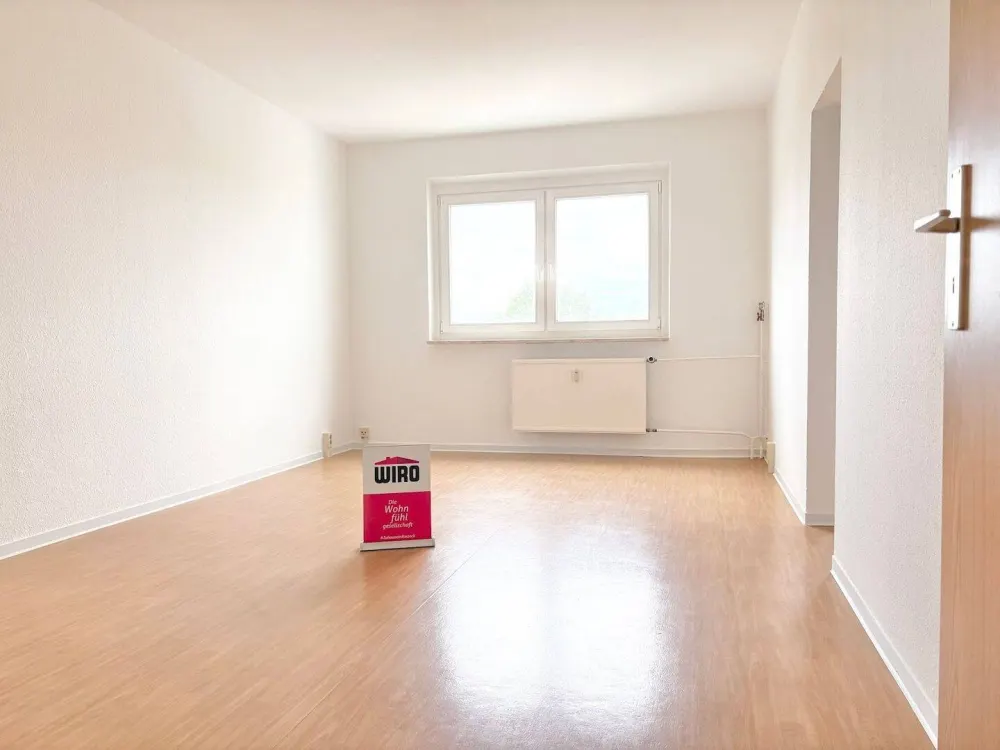 Helle 3-Zimmer-Wohnung mit verglastem Balkon in Rostock-Toitenwinkel