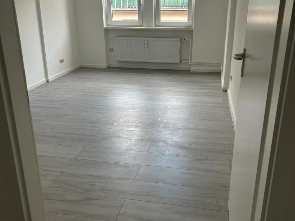 Zentrale 3-Zimmer Wohnung im Altbau