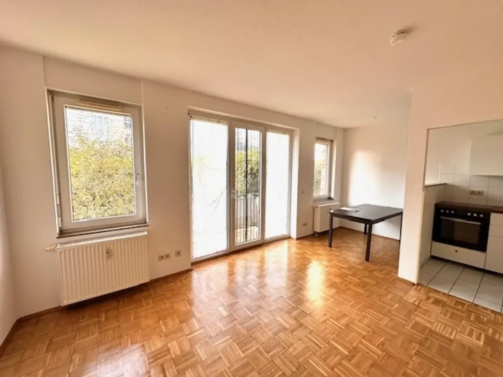 KURZFRISTIG ERDGESCHOSS KOMFORT APPARTMENT MIT SCHLAFNISCHE BALKON GARAGE KÜCHENÜBERNAHME MÖGLICH