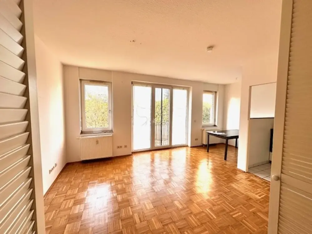 KURZFRISTIG ERDGESCHOSS KOMFORT APPARTMENT MIT SCHLAFNISCHE BALKON GARAGE KÜCHENÜBERNAHME MÖGLICH