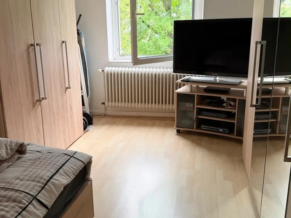 2-Room Apartment with Balcony in Düsseldorf-Oberkassel