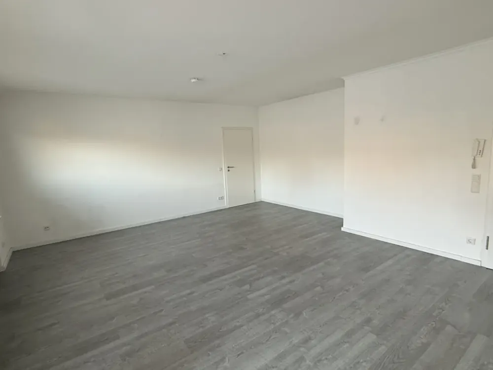 Moderne 3-Zimmer-Dachgeschosswohnung mit zwei großzügigen Terrassen in Top-Lage D-Stadtmitte!