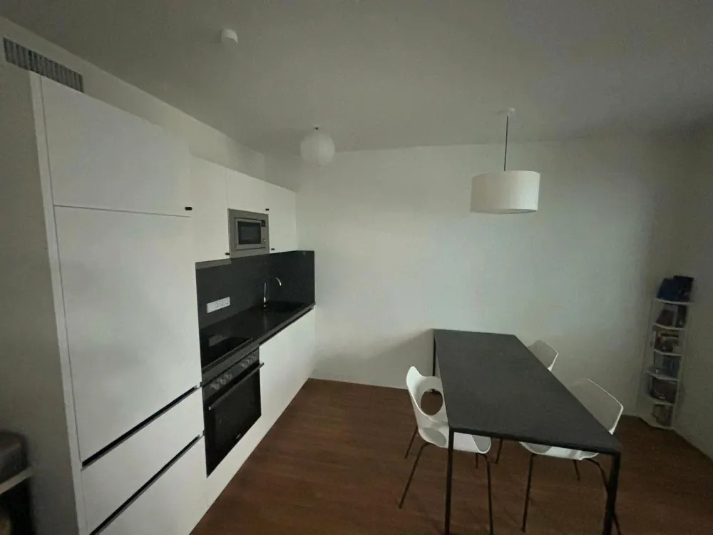2-Zimmer-Wohnung teilmöbliert inkl. Einbauküche bei S3 Karlshorst