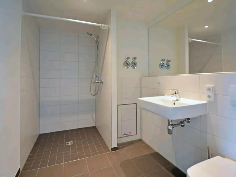 2-Zimmer-Wohnung teilmöbliert inkl. Einbauküche bei S3 Karlshorst