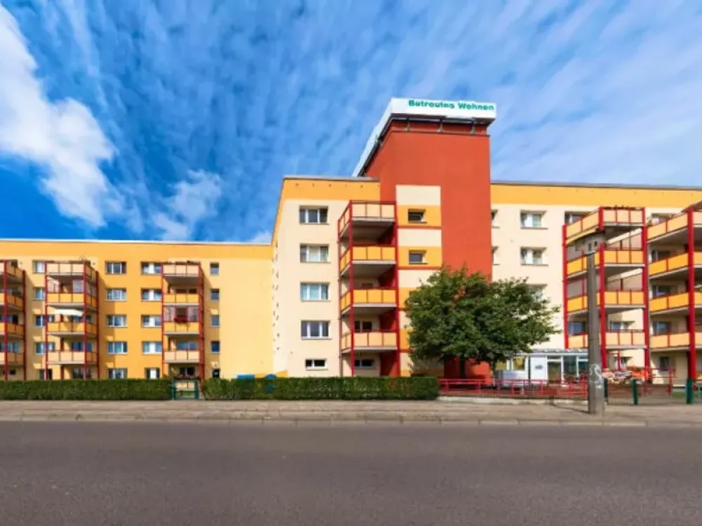 Senior-friendly Service Living