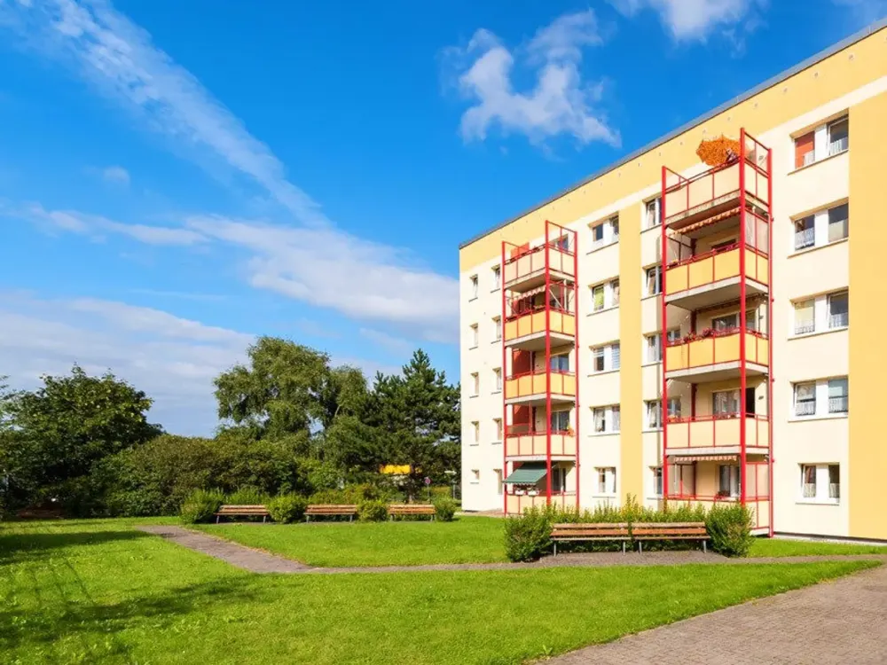 Senior-friendly Service Living