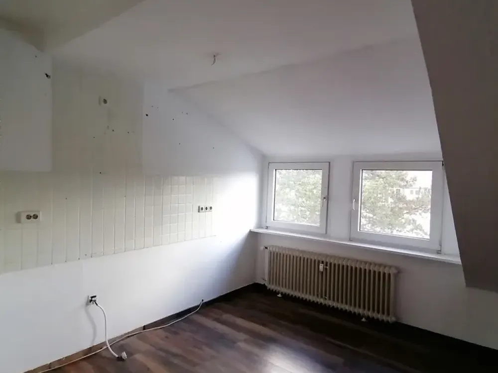 Schöne 3 Zimmer DG-Wohnung Nähe Stadtpark zu vermieten!