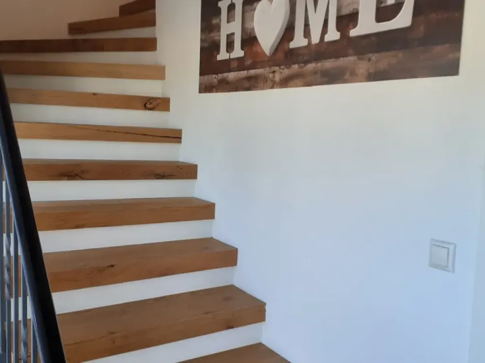 Stylishly Modernized: 3-Room Attic Apartment in Korschenbroich