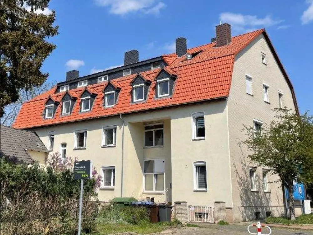 Beautiful 4.5 Room Apartment * Ground Floor * Newly Renovated * Optional Fitted Kitchen