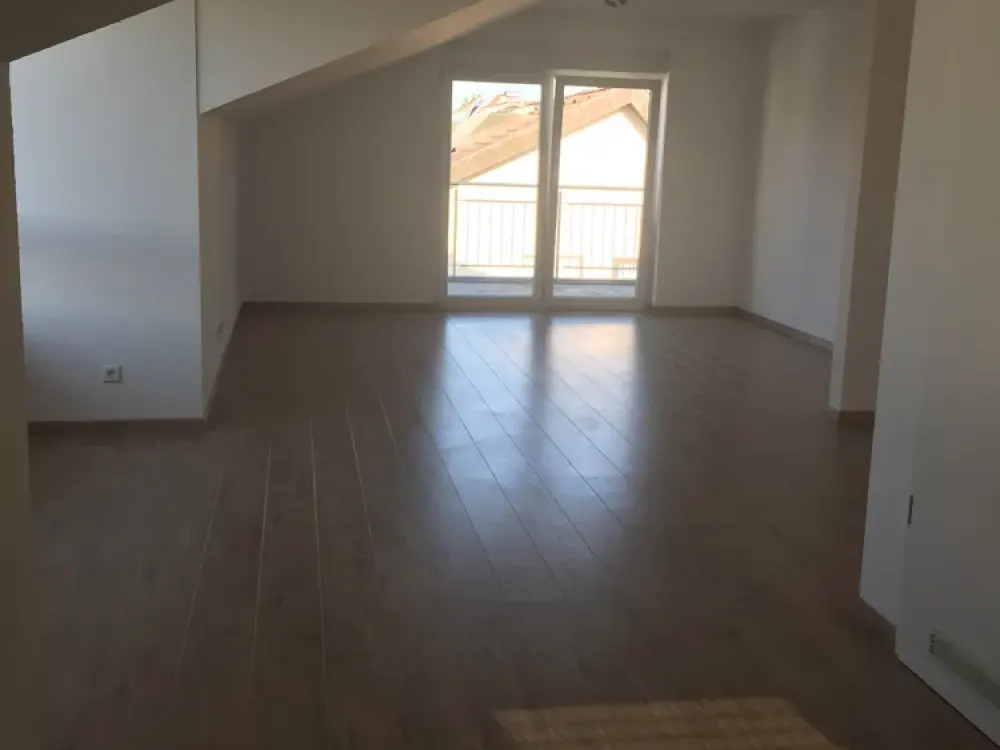 4 Zimmer Wohnung in Dagersheim mit Balkon und Stellplatz, 115 qm, Einbauküche