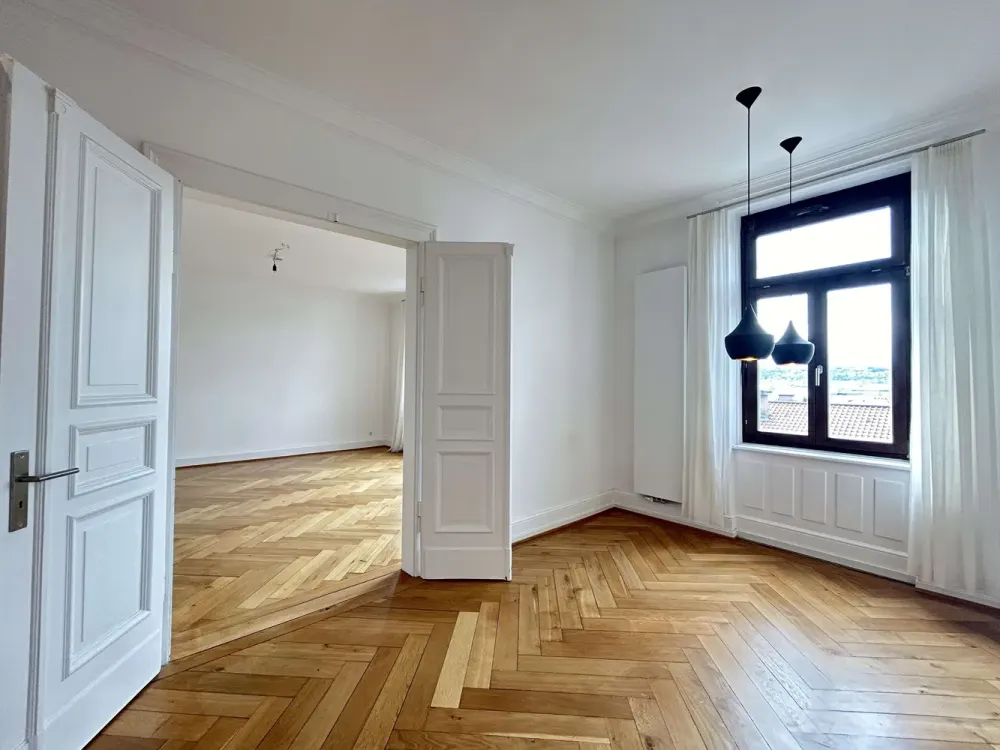 Altbaucharme trifft Kunst, Wohnen in S-Mitte