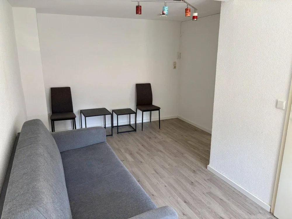 Renovierte und teilmöblierte 2-Zimmerwohnung in top Lage, nähe Berger Straße!