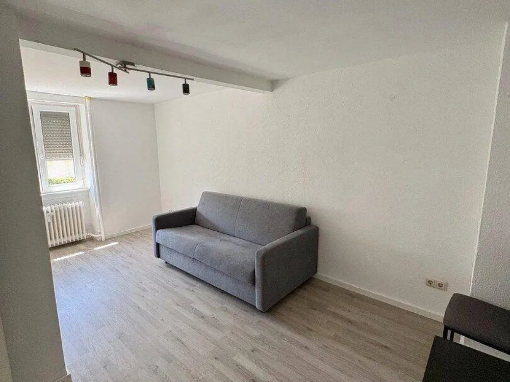 Renovierte und teilmöblierte 2-Zimmerwohnung in top Lage, nähe Berger Straße!