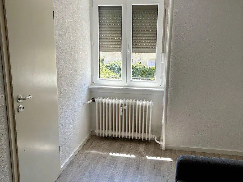 Renovierte und teilmöblierte 2-Zimmerwohnung in top Lage, nähe Berger Straße!