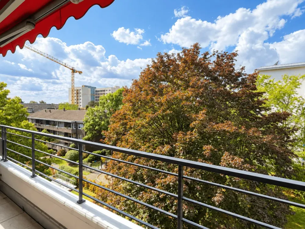 Wohnen im 5. OG, mit Balkon, Schwimmbad & Sauna
