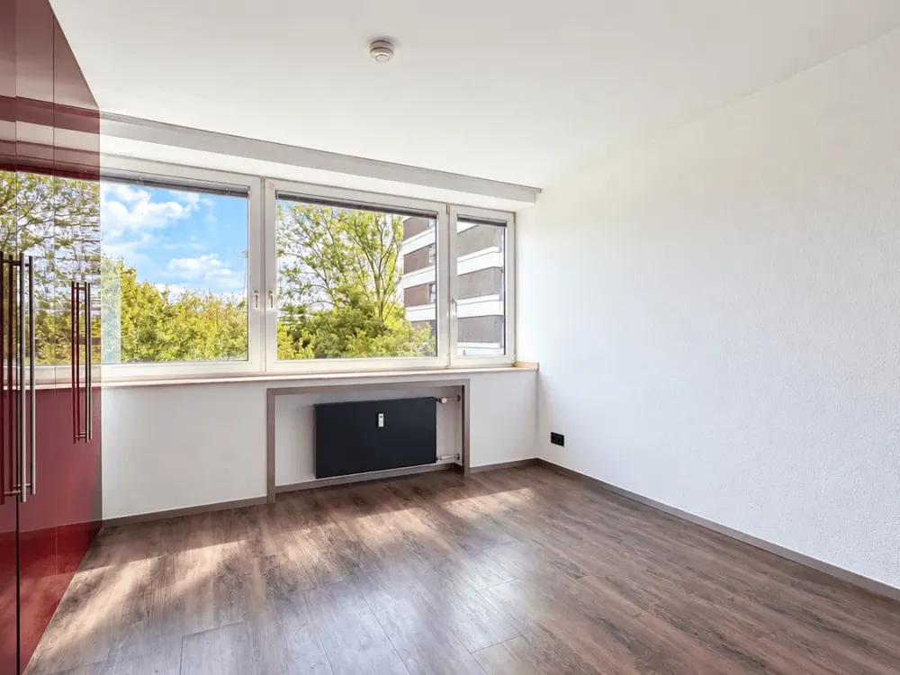 Wohnen im 5. OG, mit Balkon, Schwimmbad & Sauna
