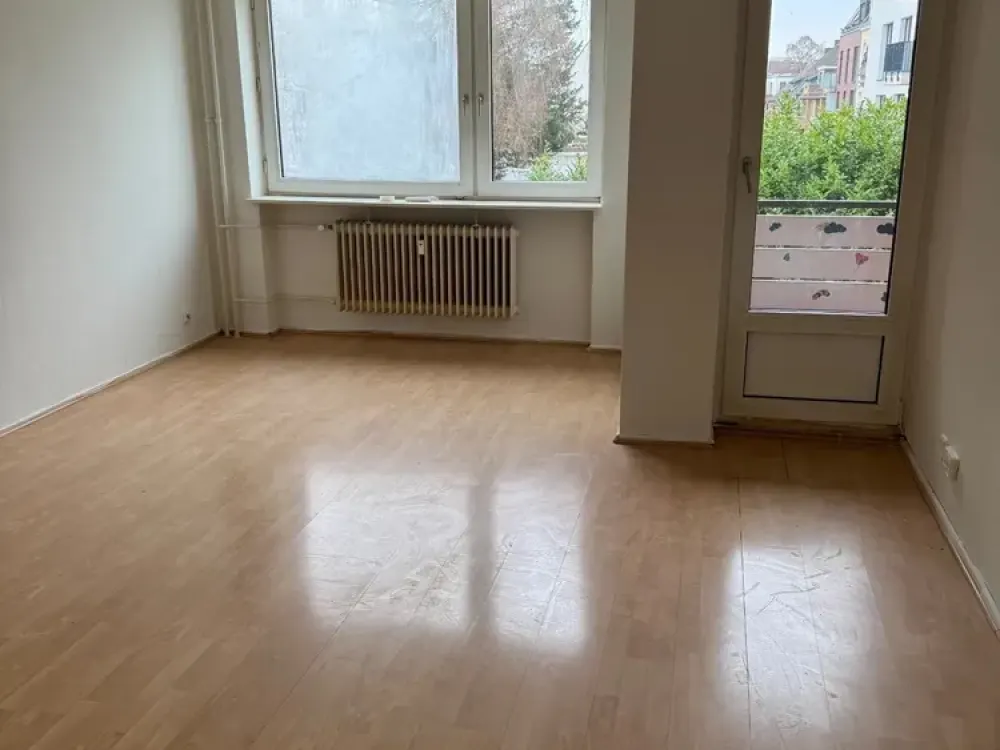 Wandsbek: 2,5-Zimmer-Appartement mit Balkon