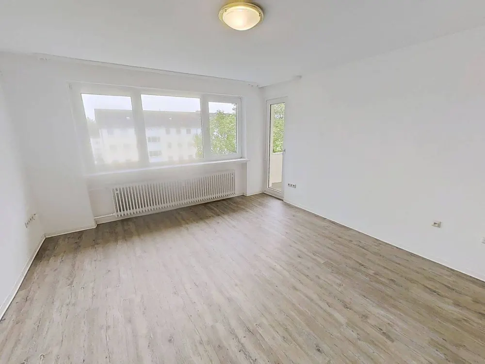 Large 3-Room Apartment with BALCONY and Lots of Comfort in Paderborn-Sennelager