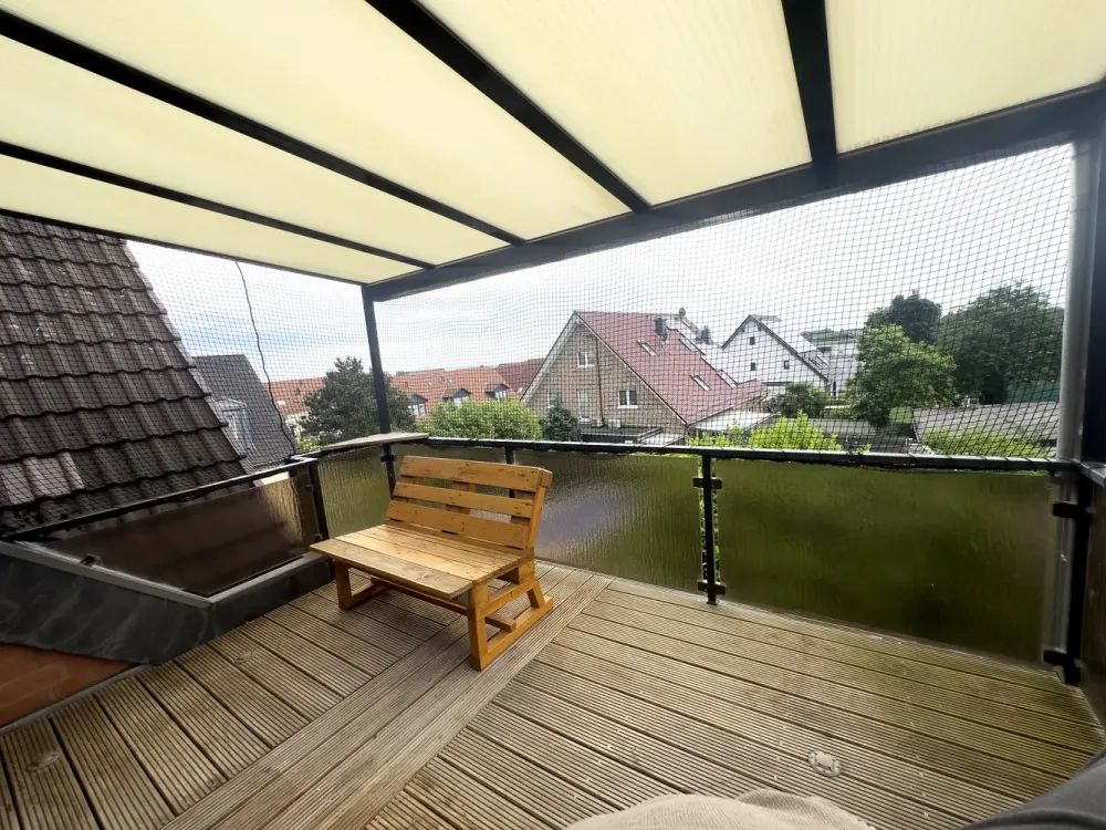 Helle Dachgeschosswohnung mit Balkon und Ausblick über Köln