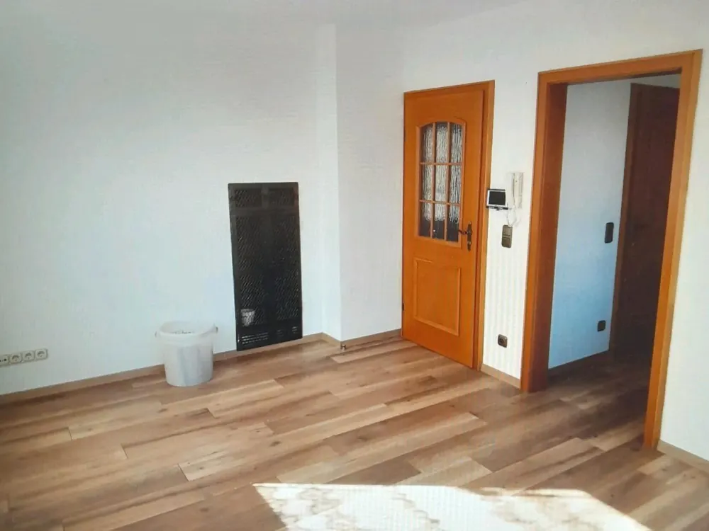 4 Zimmer Wohnung EG