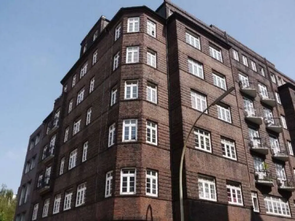 4-Zimmer-Altbauwohnung in City Nähe: Ideal als Wohnbüro, Praxis oder Atelier, WG-Bildung möglich