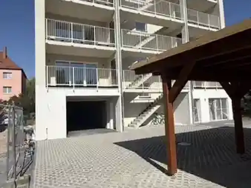 Wer zu spät kommt, wohnt woanders | lichtdurchflutete 4 -R- Whg. mit Loggia in Seenähe