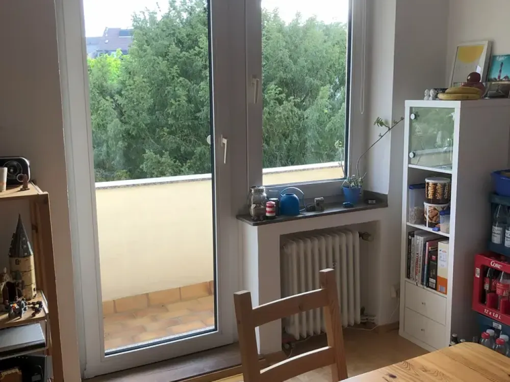 Schöne 2-Zimmer-Wohnung mit Balkon und Einbauküche in Düsseldorf