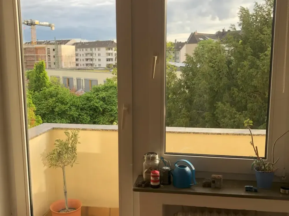 Schöne 2-Zimmer-Wohnung mit Balkon und Einbauküche in Düsseldorf