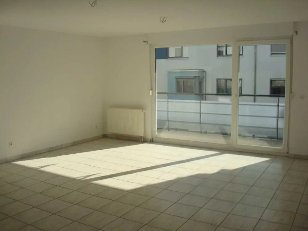 Top moderne und helle 3-Zi.-Whg. 74m² in Eschborn, TGL-Bad