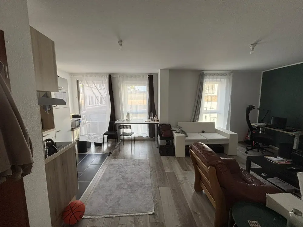 Renovated 2-Room Apartment with Kitchen in Saarbrücken-City