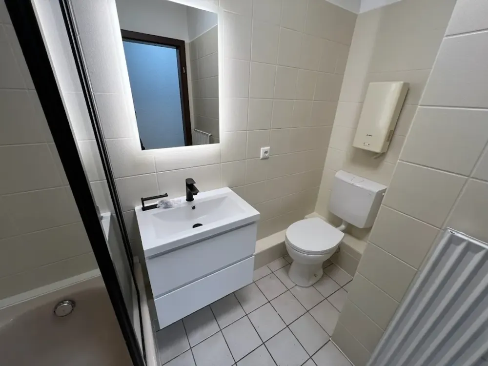 Renovierte 1-Zimmerwohnung mit Balkon & PKW-Stellplatz in Pinneberg