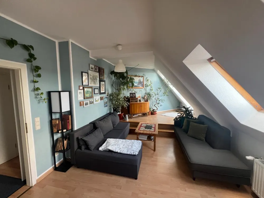 Helle 3 Zimmer Dachgeschosswohnung (ca.69m²) - Nachmieter gesucht