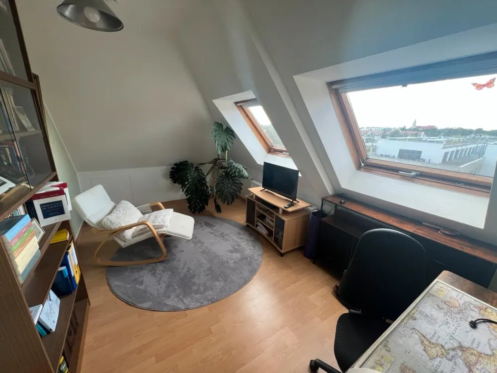 Helle 3 Zimmer Dachgeschosswohnung (ca.69m²) - Nachmieter gesucht