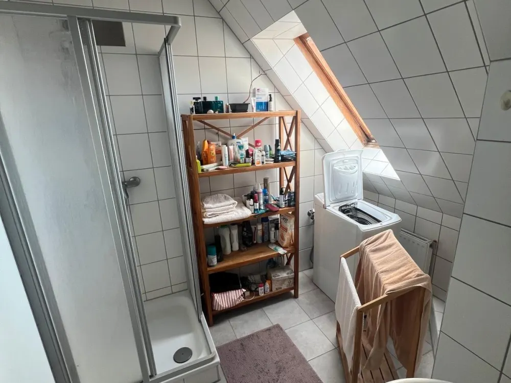 Helle 3 Zimmer Dachgeschosswohnung (ca.69m²) - Nachmieter gesucht