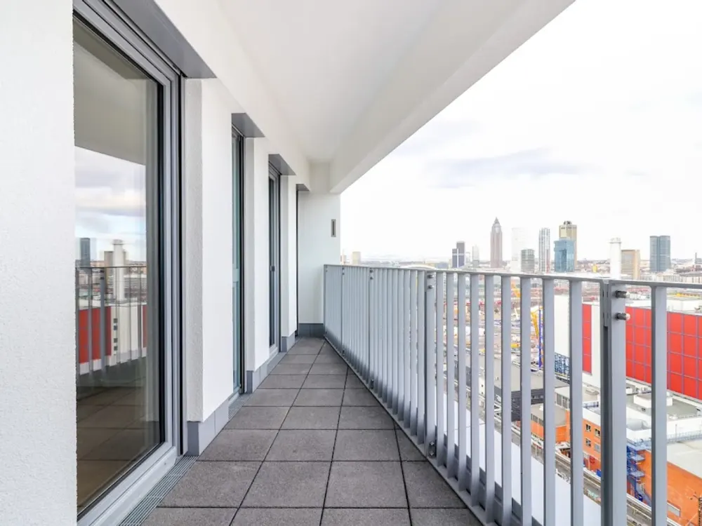 Skyline- oder Main-Blick? Hier haben Sie beides! Erstklassige 5-Zi.-Penthouse-Wohnung!