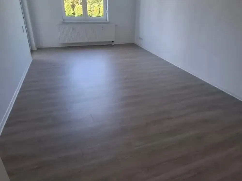 frisch sanierte helle 2 Raum Wohnung mit Balkon