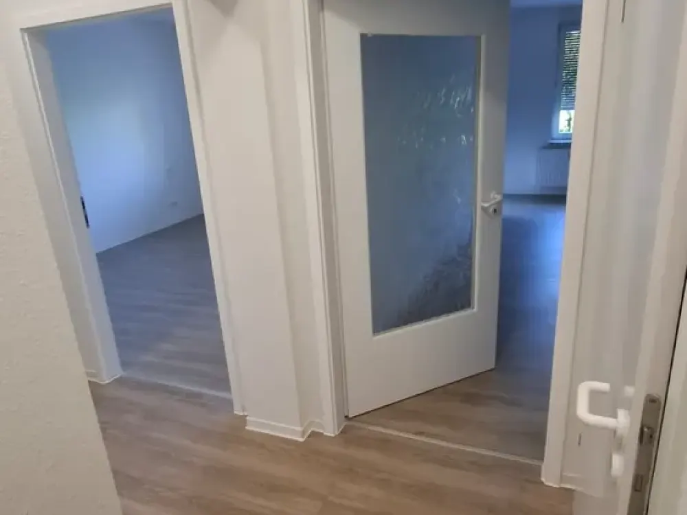 frisch sanierte helle 2 Raum Wohnung mit Balkon