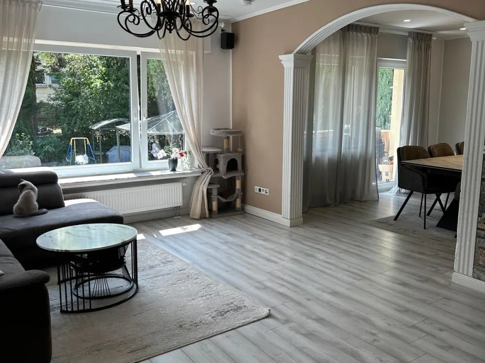Exklusive 3,5-Zimmer-Designwohnung mit separatem DG-Zimmer