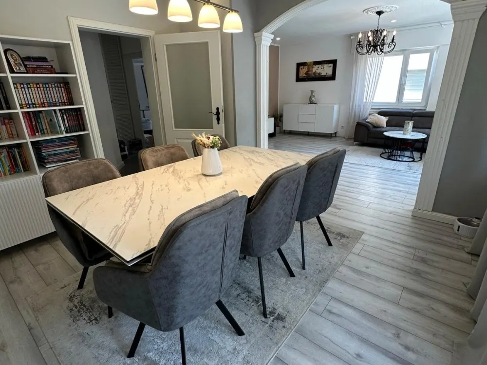 Exklusive 3,5-Zimmer-Designwohnung mit separatem DG-Zimmer