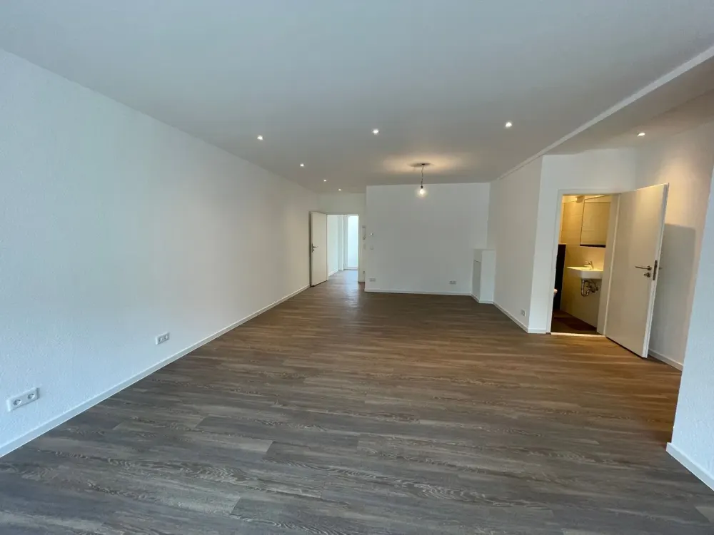 Großzügige 2 Raum-Wohnung im Erdgeschoss