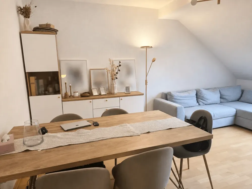 Quiet and modern 2-room apartment near the zoo with spacious roof terrace!