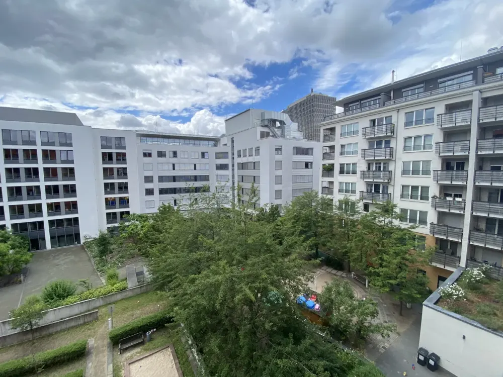 2 MONATE MIETFREI ... Super Zentral / Toller Schnitt 2 Zimmer mit franz. Balkon auf 2 Ebenen