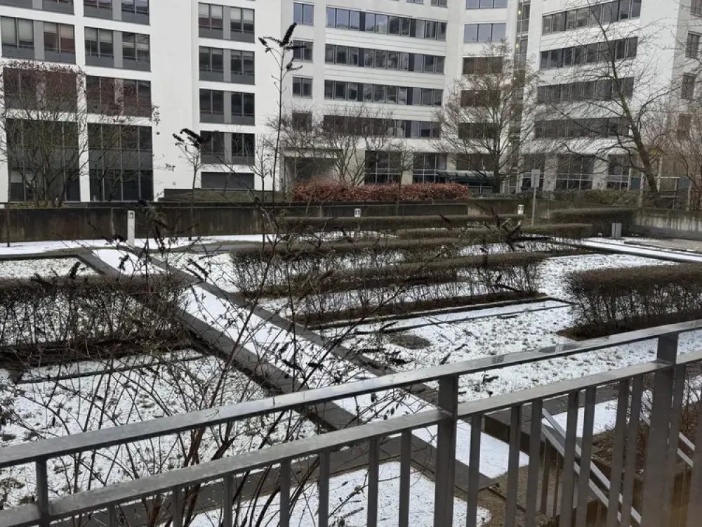 2 MONATE MIETFREI ... Super Zentral / Toller Schnitt 2 Zimmer mit franz. Balkon auf 2 Ebenen