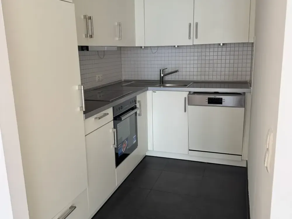 2 MONATE MIETFREI ... Super Zentral / Toller Schnitt 2 Zimmer mit franz. Balkon auf 2 Ebenen